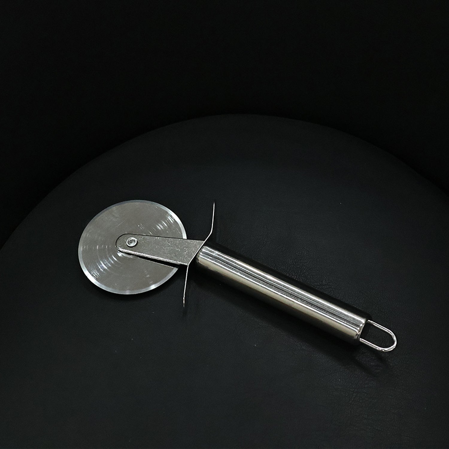 Premium Stainless Steel Pizza Cutter Wheel with Sharp Blade Premium Stainless Steel Pizza Cutter Wheel with Sharp Blade